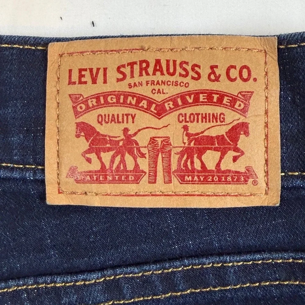 Levis Bermuda Shorts Womens 32 Dark Indigo Wash‎ Stretch Denim Mid Rise